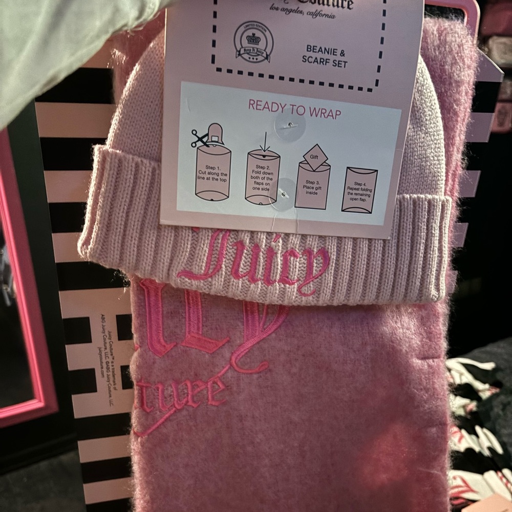 Juicy couture gift box set(comes with free gift)